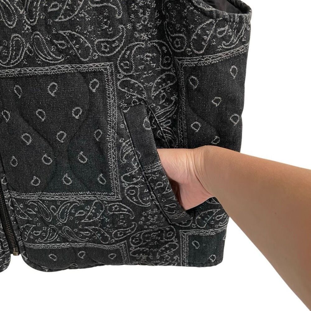 BoneThugs N Harmony x Shoe Palace  Bandanna Print Vest Mens L Art Of War Hip Hop View 2